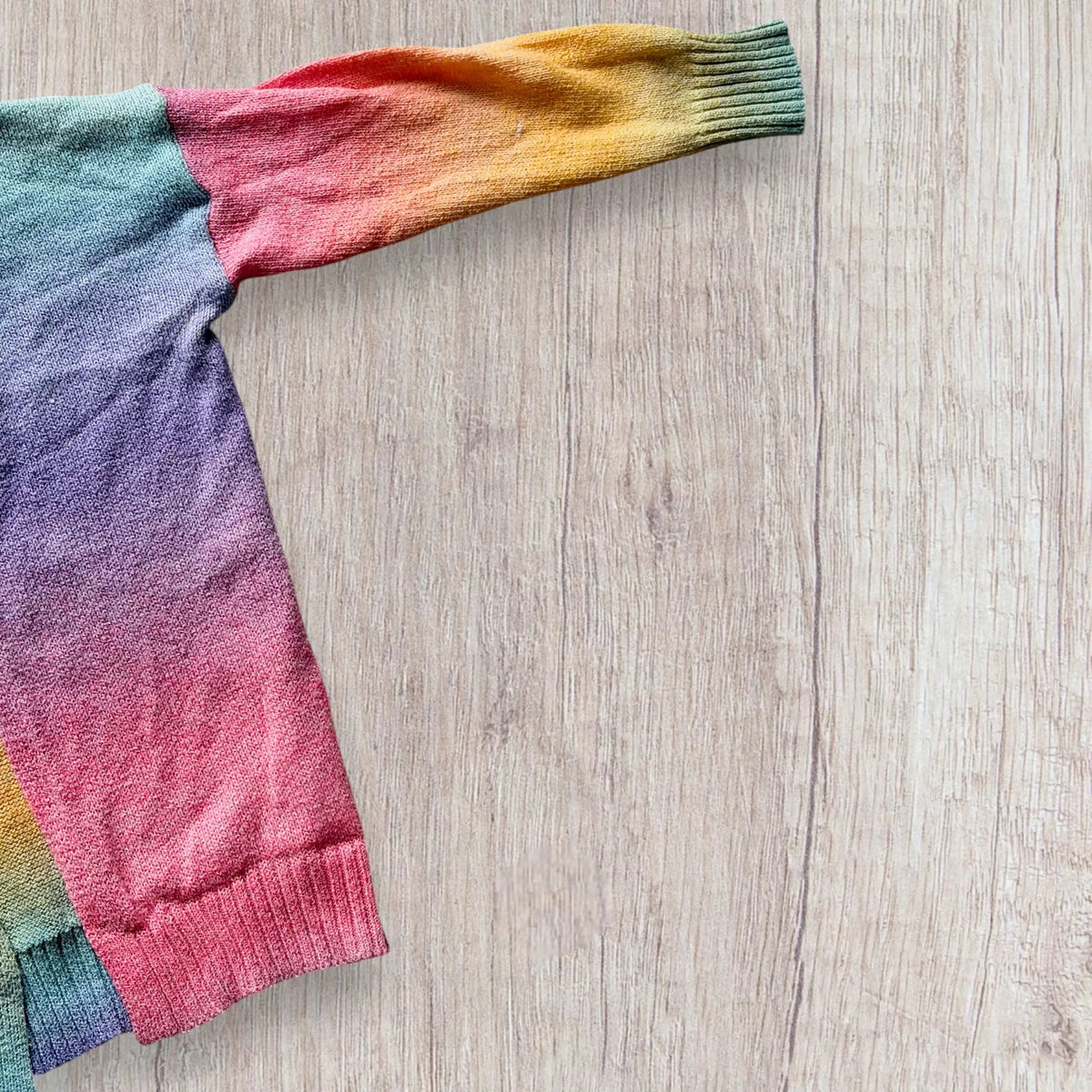 Gilet fille Shein 8 ans multicolore effet arc-en-ciel à manches longues.