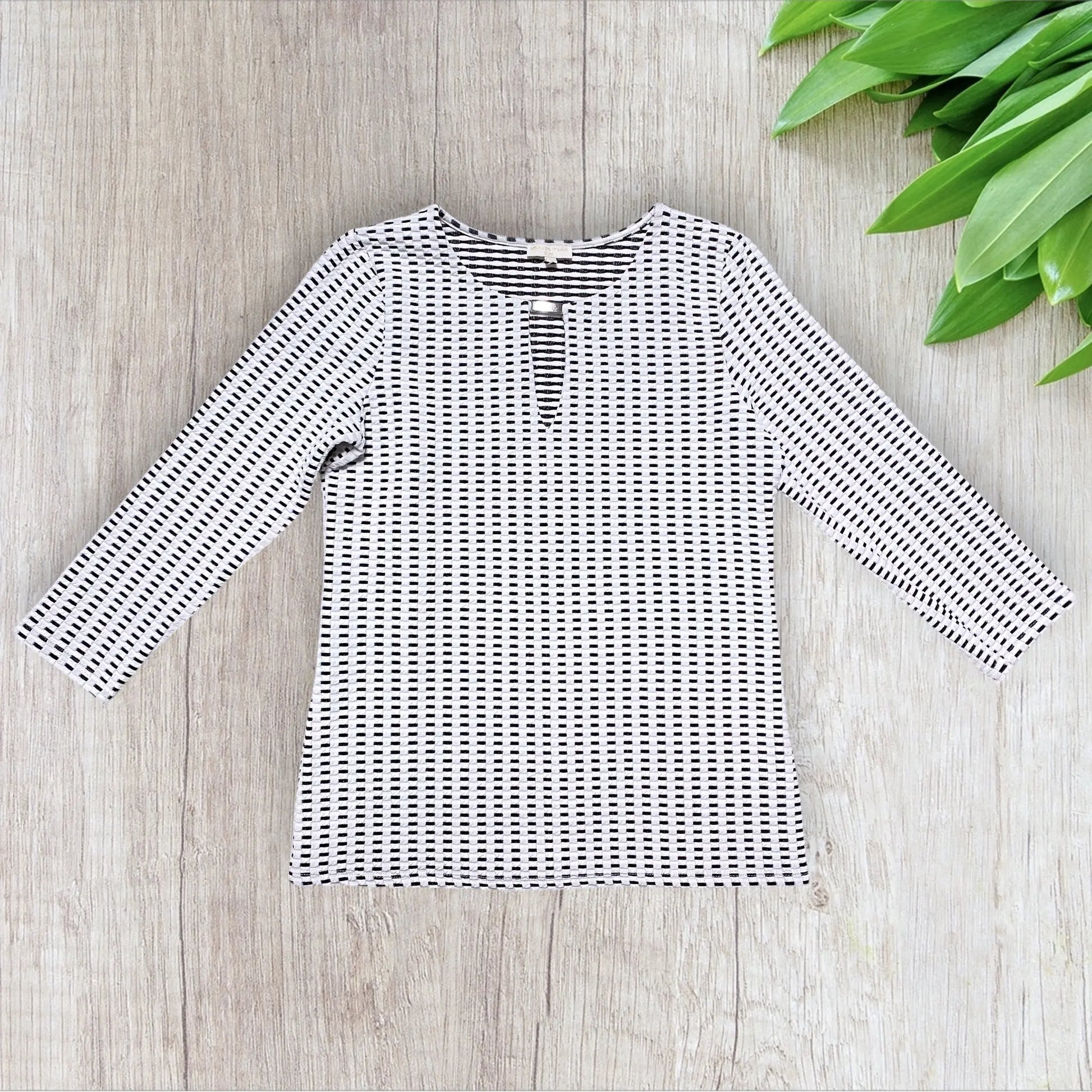 Haut femme Grain de Malice S noir et blanc texturé manches 3/4.