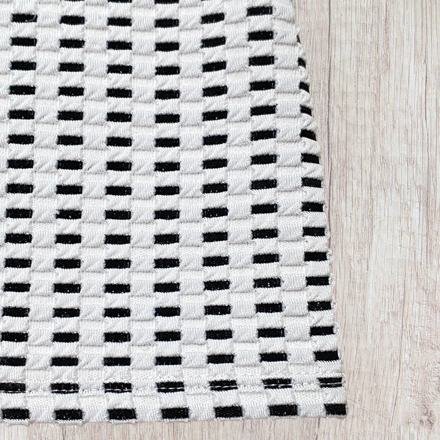 Haut femme Grain de Malice S noir et blanc texturé manches 3/4.