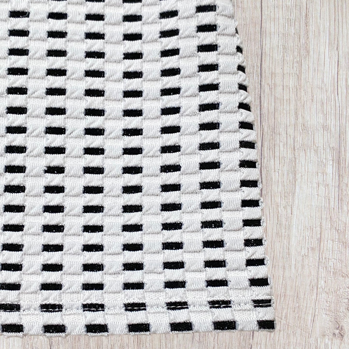 Haut femme Grain de Malice S noir et blanc texturé manches 3/4.