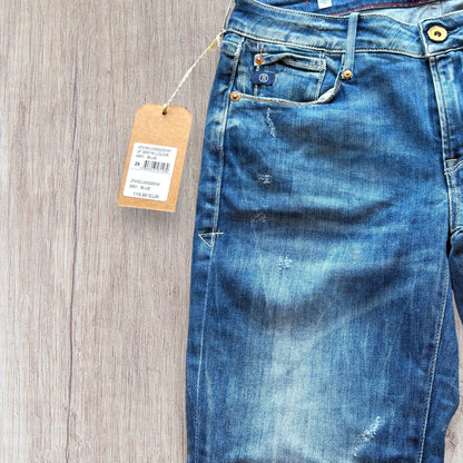 Jean femme Le Temps des Cerises taille 34 bleu slim effet délavé avec zips aux chevilles.