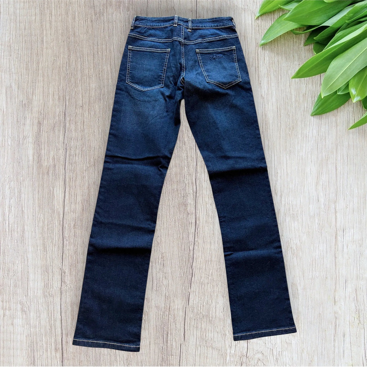 Jean homme Lidl taille 40 bleu foncé à 5 poches.