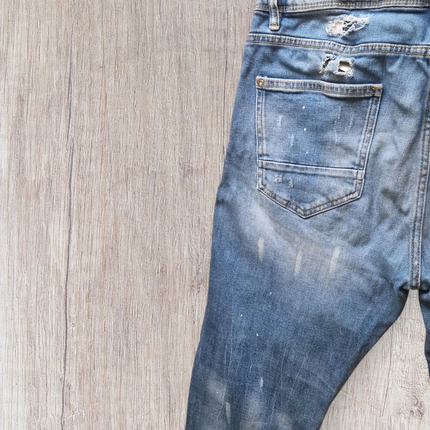 Jean homme Zara bleu denim effet destroy, taille 44, très bon état