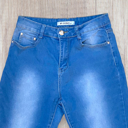 Jean slim femme By Sasha L bleu clair délavé avec boutons et clous cœur argenté