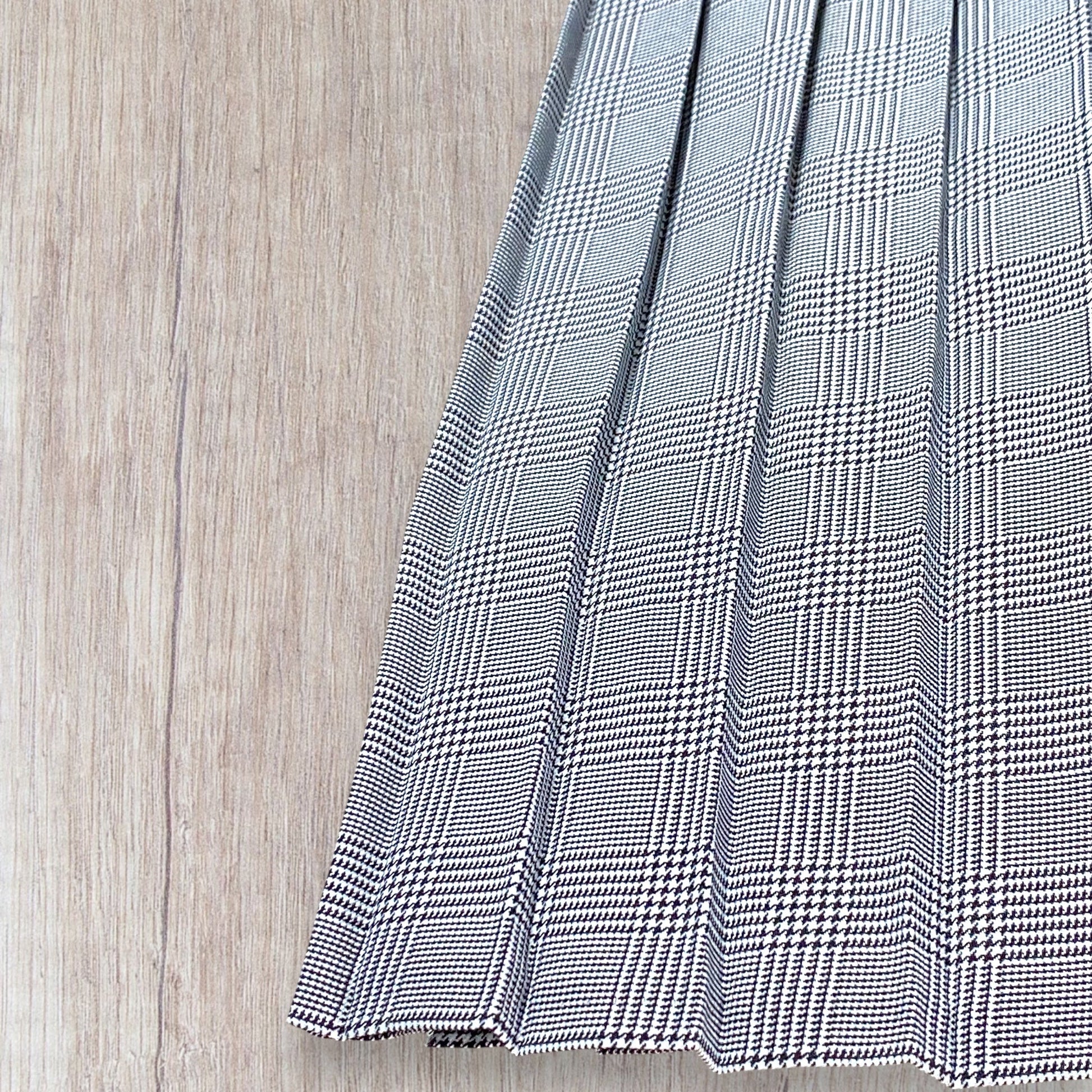 Jupe femme plissée Made in France 44 blanche et noire – mi-longue la petite friperie