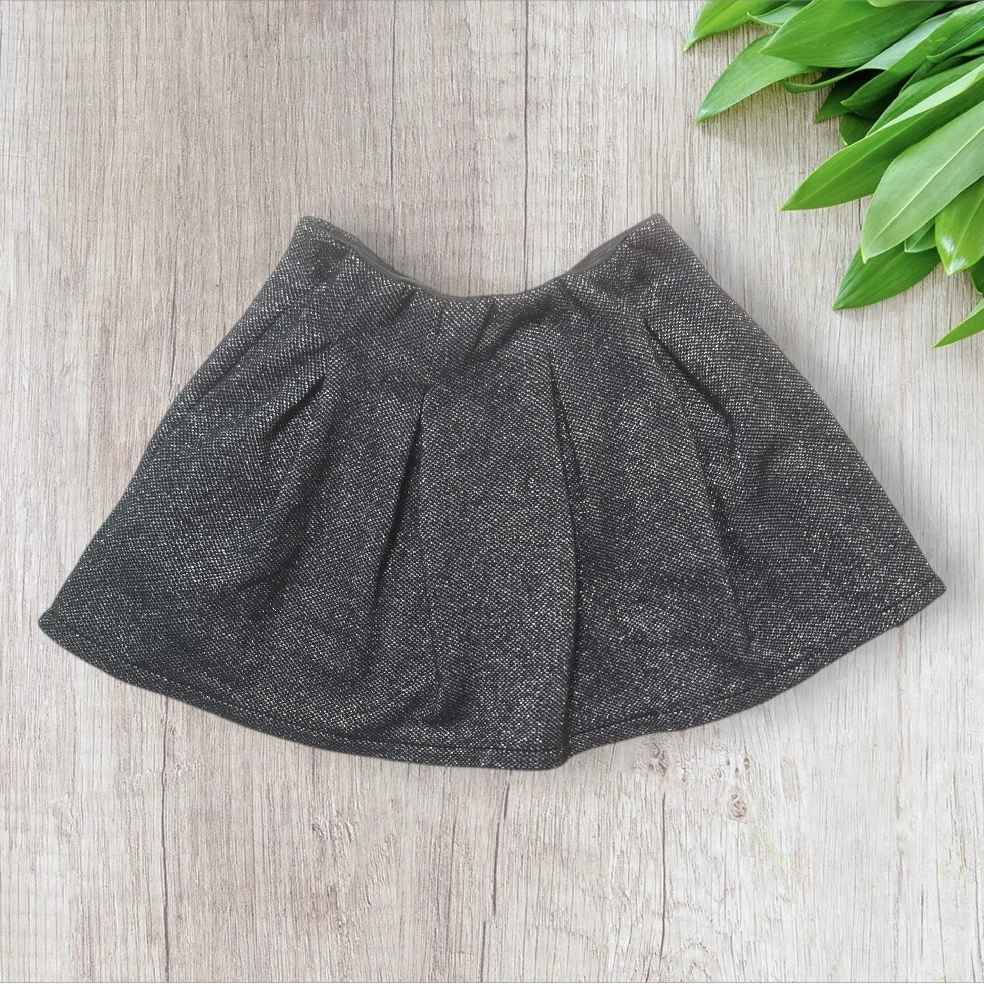 Jupe patineuse noire fille 6 ans Intermarché – style écolière chic – très bon état