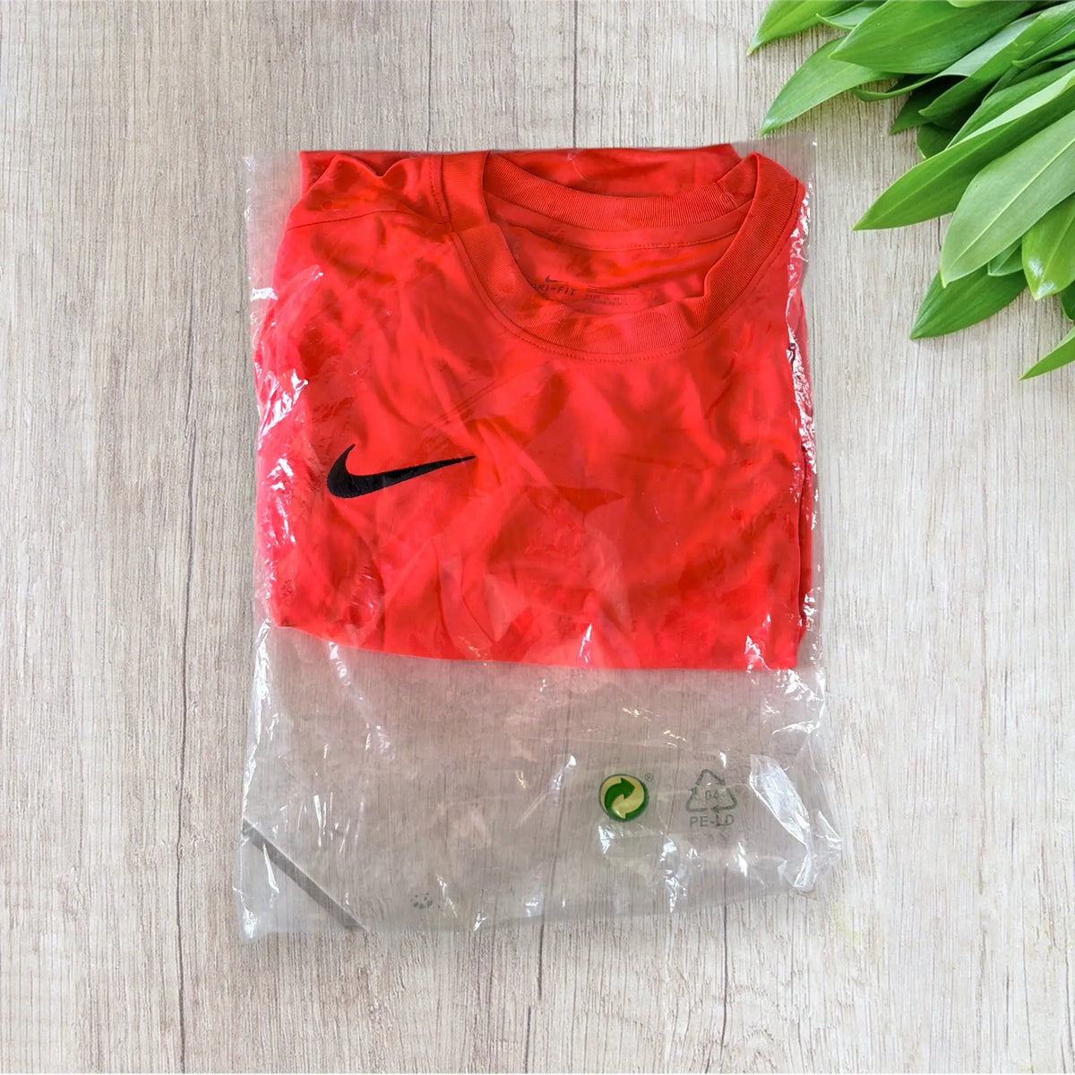 Maillot Nike Park VII homme XL rouge fluo avec logo Nike noir.