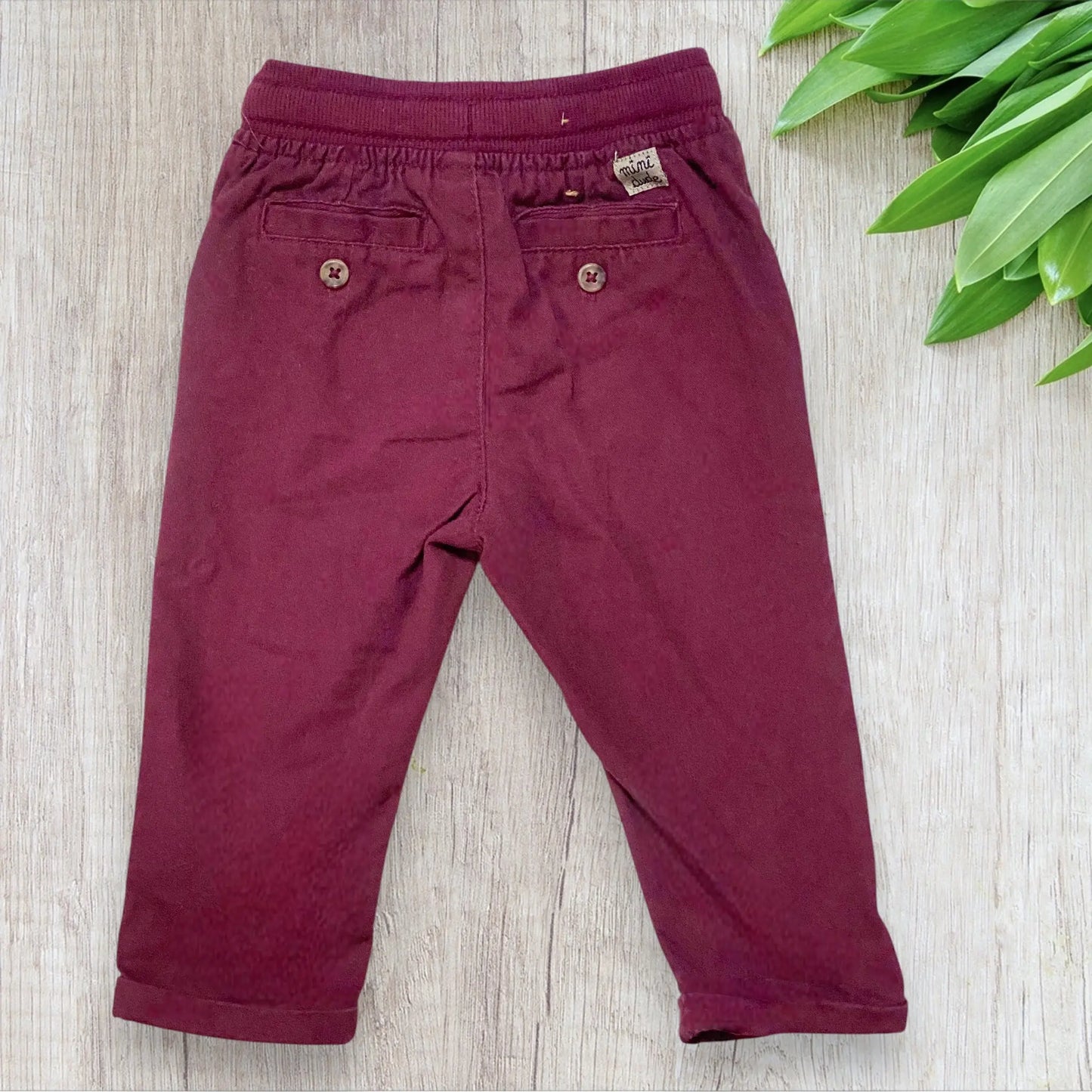 Pantalon cargo bébé garçon Kiabi 9 mois bordeaux avec cordon ajustable.