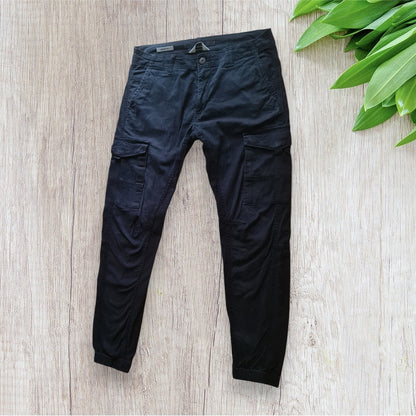 Pantalon cargo homme Jack&Jones noir taille 44 très bon état avec 6 poches et élastique aux chevilles