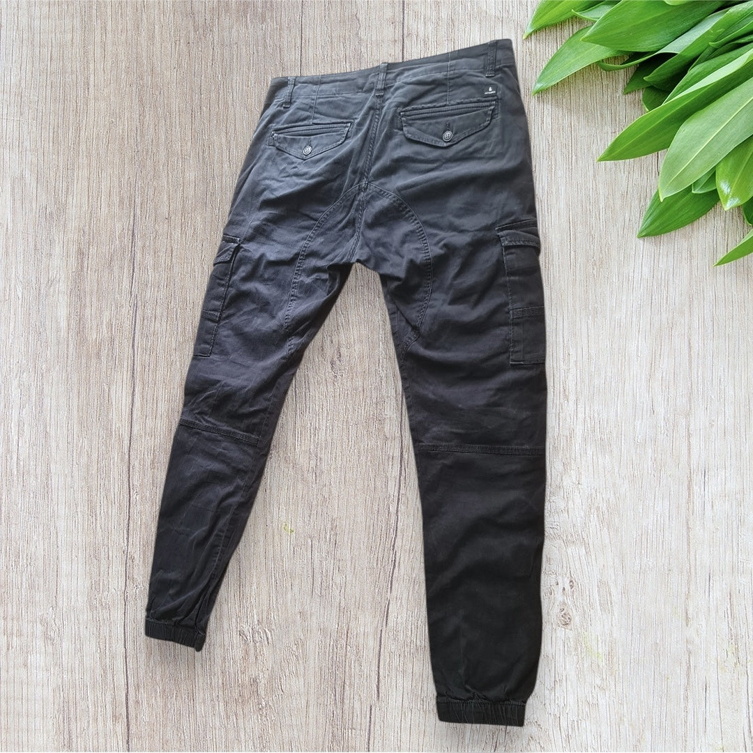 Pantalon cargo homme Jack&Jones noir taille 44 très bon état avec 6 poches et élastique aux chevilles