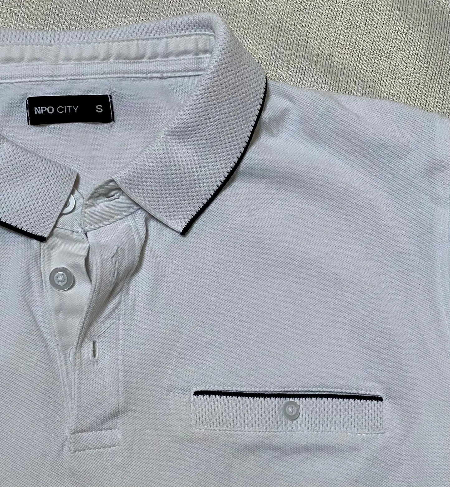 Polo Homme Blanc à Bordure Noire, Taille S, Marque NPO City - Districenter districenter