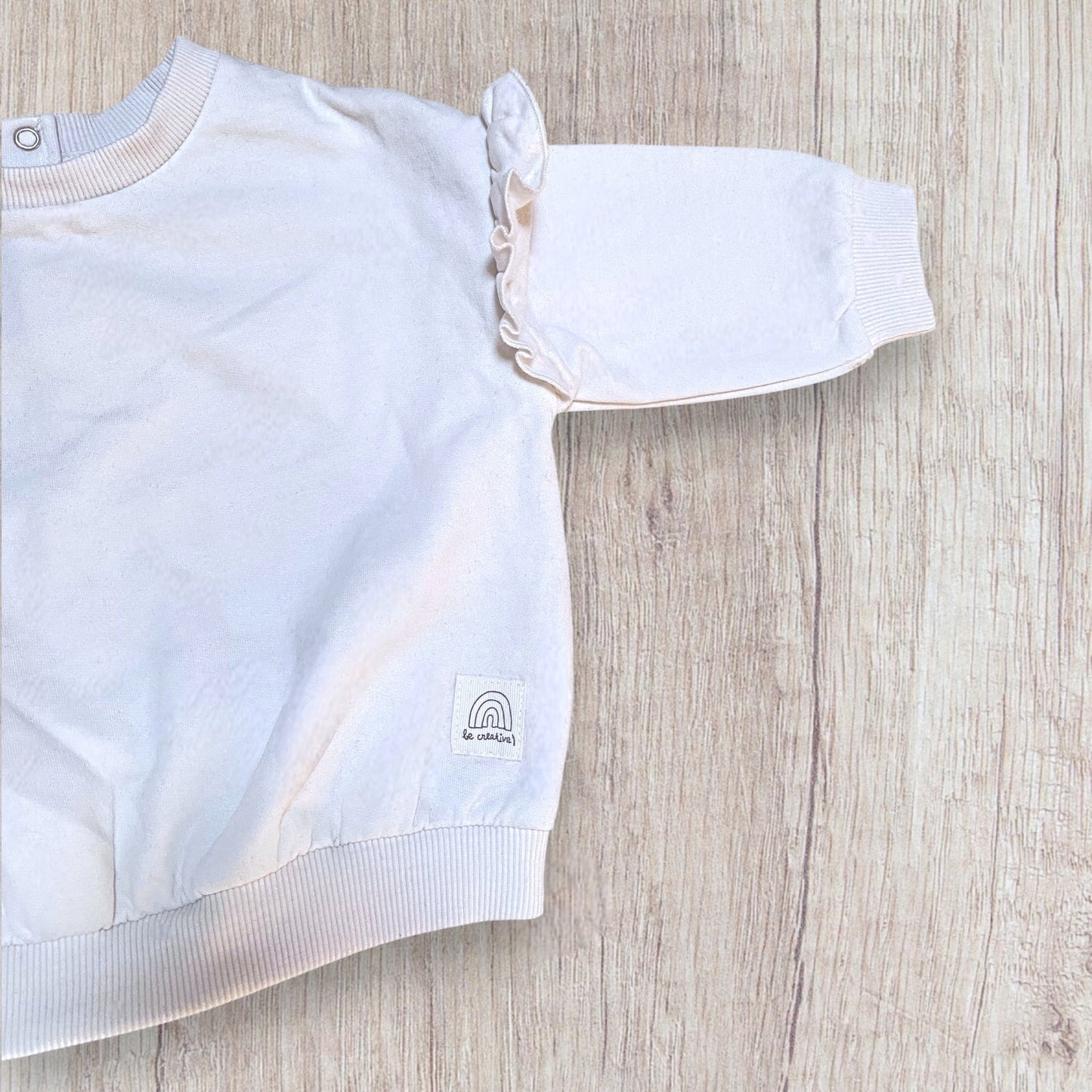 Pull bébé fille blanc 12 mois Tex à volants aux épaules, manches longues et col rond