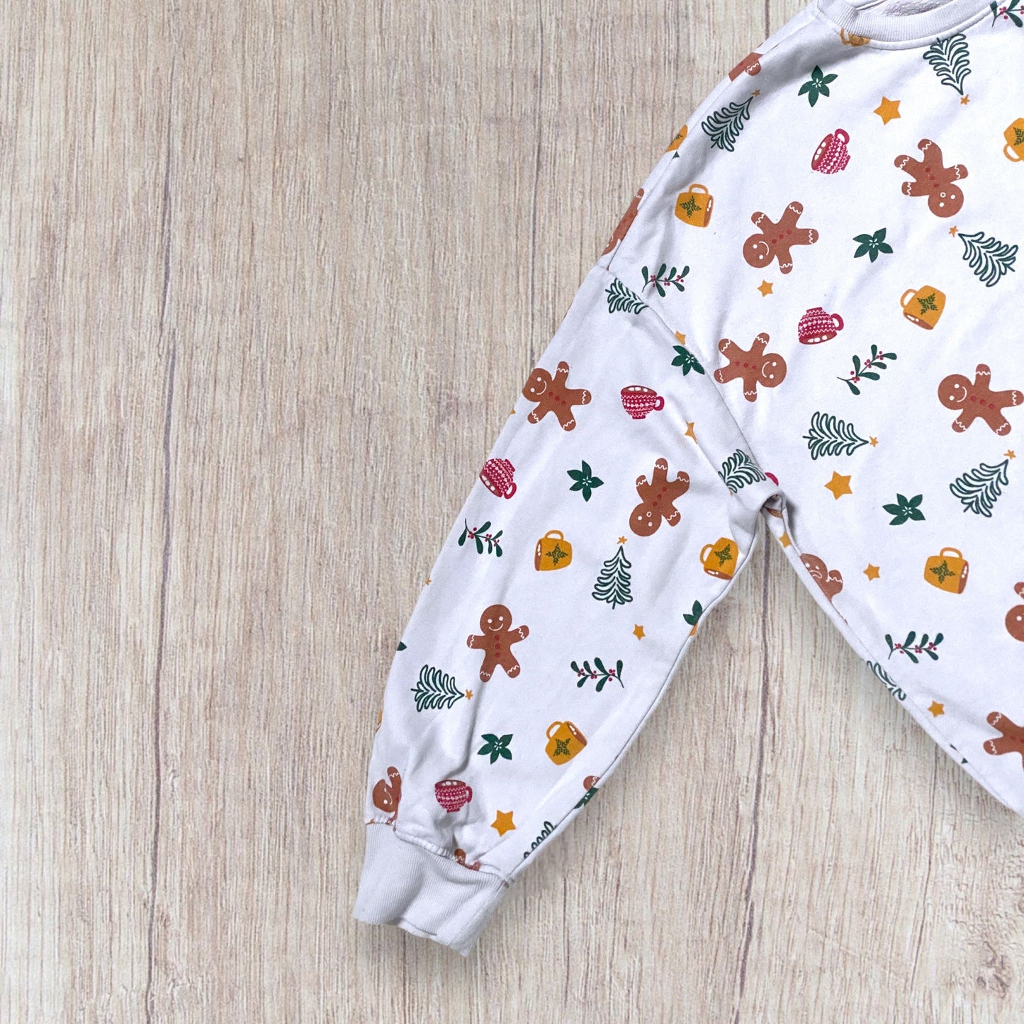 Pull de Noël mixte Esmara 46/48 blanc motifs tasses, sapins, bonhommes en pain d’épices et étoiles