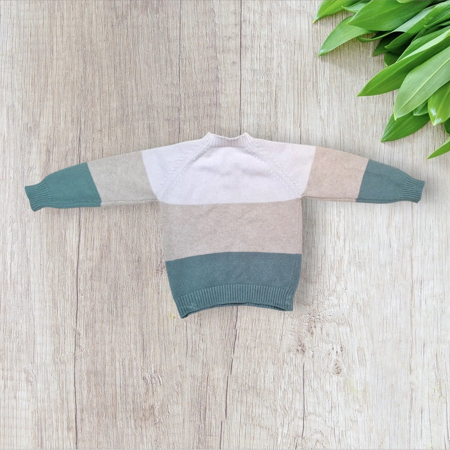 Pull garçon Shein 4 ans tricolore blanc beige émeraude – col rond avec boutons