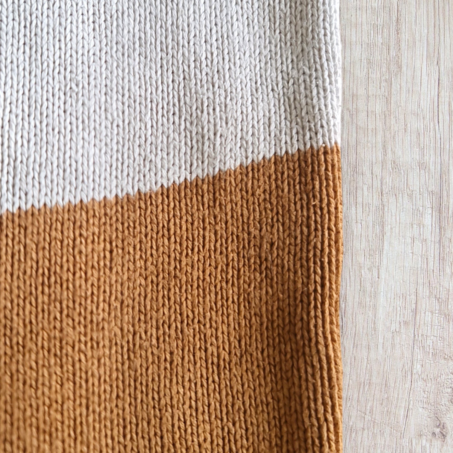 Pull homme Districenter taille L tricolore kaki blanc marron col rond très bon état