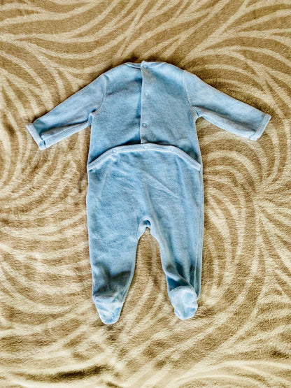 Pyjama Bébé Garçon 3 Mois - Polaire Bleu Clair avec Dessin Ours Masqué - La Boîte à Malice districenter