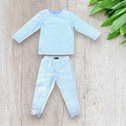 Pyjama polaire garçon TEX 3-4 ans bleu ciel à rayures blanches, deux pièces chaudes pour l’hiver.