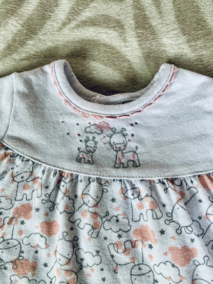 Robe Bébé Fille Blanche avec Broderies de Girafes - Col Claudine - 1 Mois la petite friperie