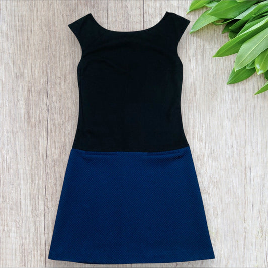 Robe Femme XS NAFNAF Sans Manche - Haut Noir Uni & Jupe Bleu Marine Texturée NAF NAF