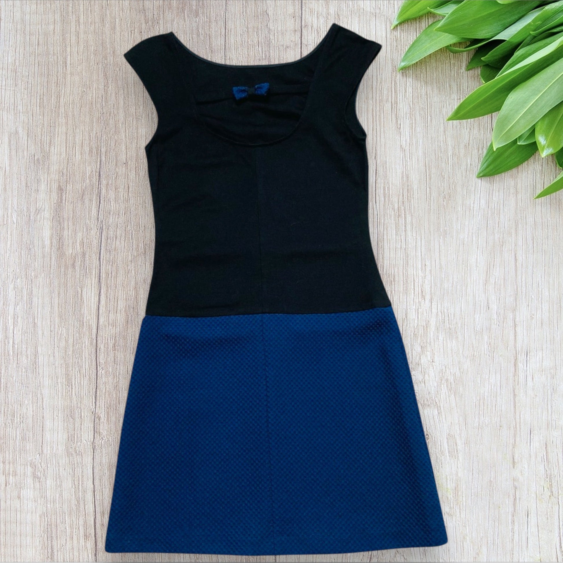 Robe Femme XS NAFNAF Sans Manche - Haut Noir Uni & Jupe Bleu Marine Texturée NAF NAF