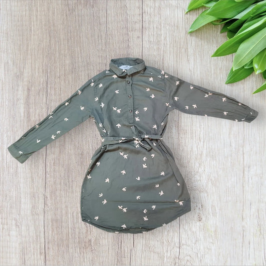 Robe chemise H&M fille 6-7 ans kaki à motifs oiseaux beige avec ceinture