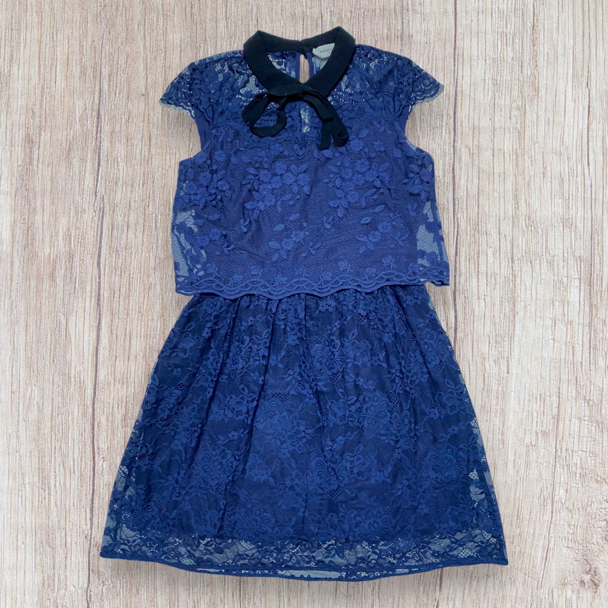 Robe femme Naf Naf taille 36 en dentelle bleu marine et noir.