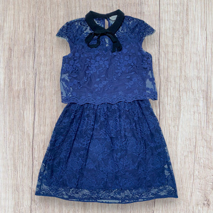 Robe femme Naf Naf taille 36 en dentelle bleu marine et noir.