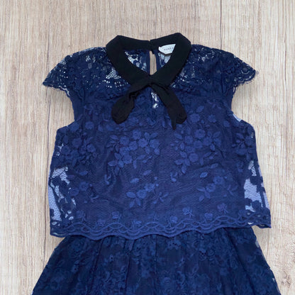 Robe femme Naf Naf taille 36 en dentelle bleu marine et noir.