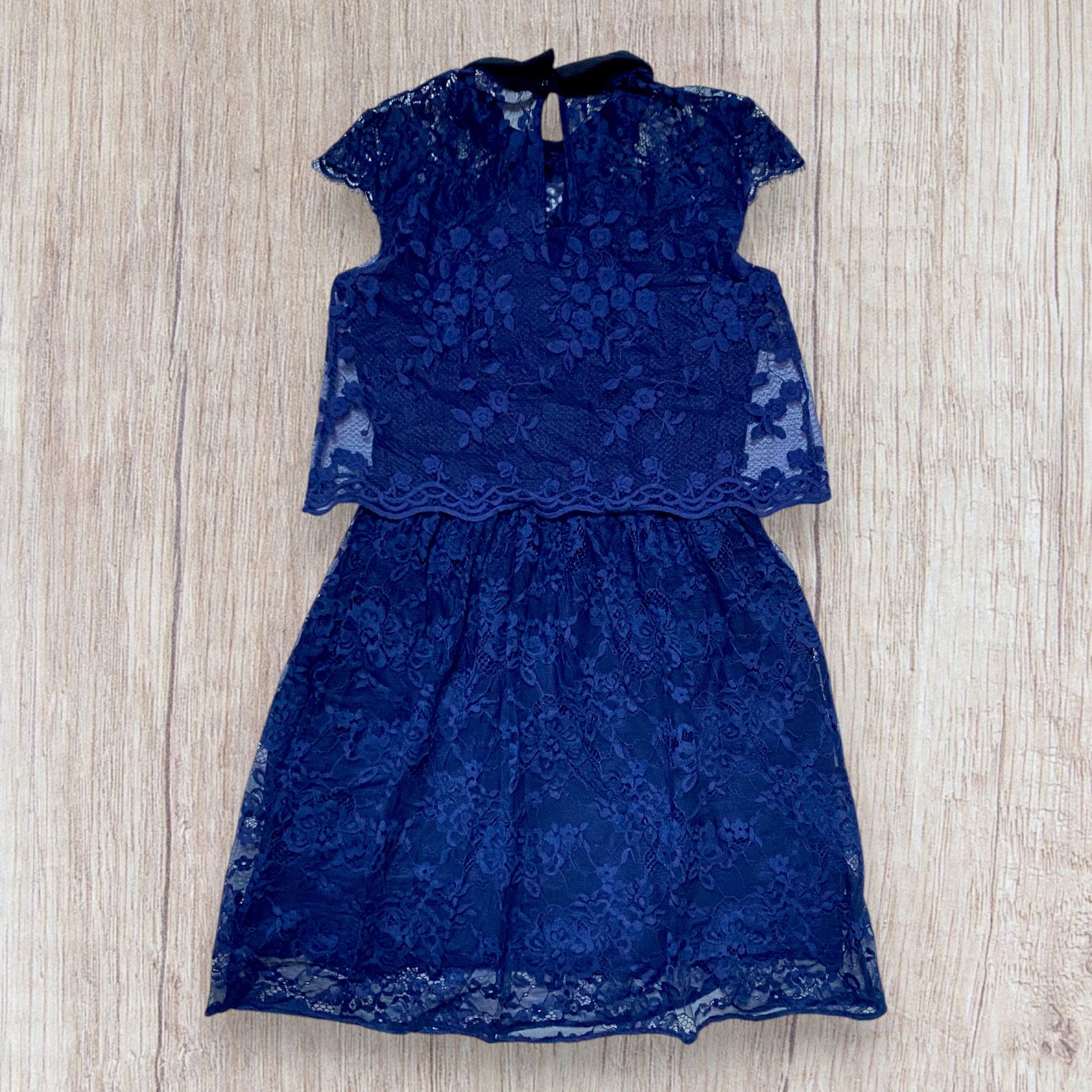 Robe femme Naf Naf taille 36 en dentelle bleu marine et noir.
