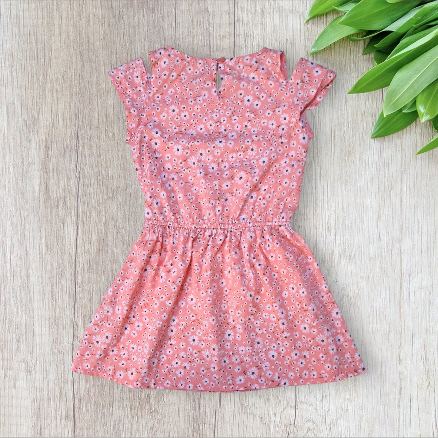 Robe fille 4 ans Districenter rose corail fleurs épaules ajourées