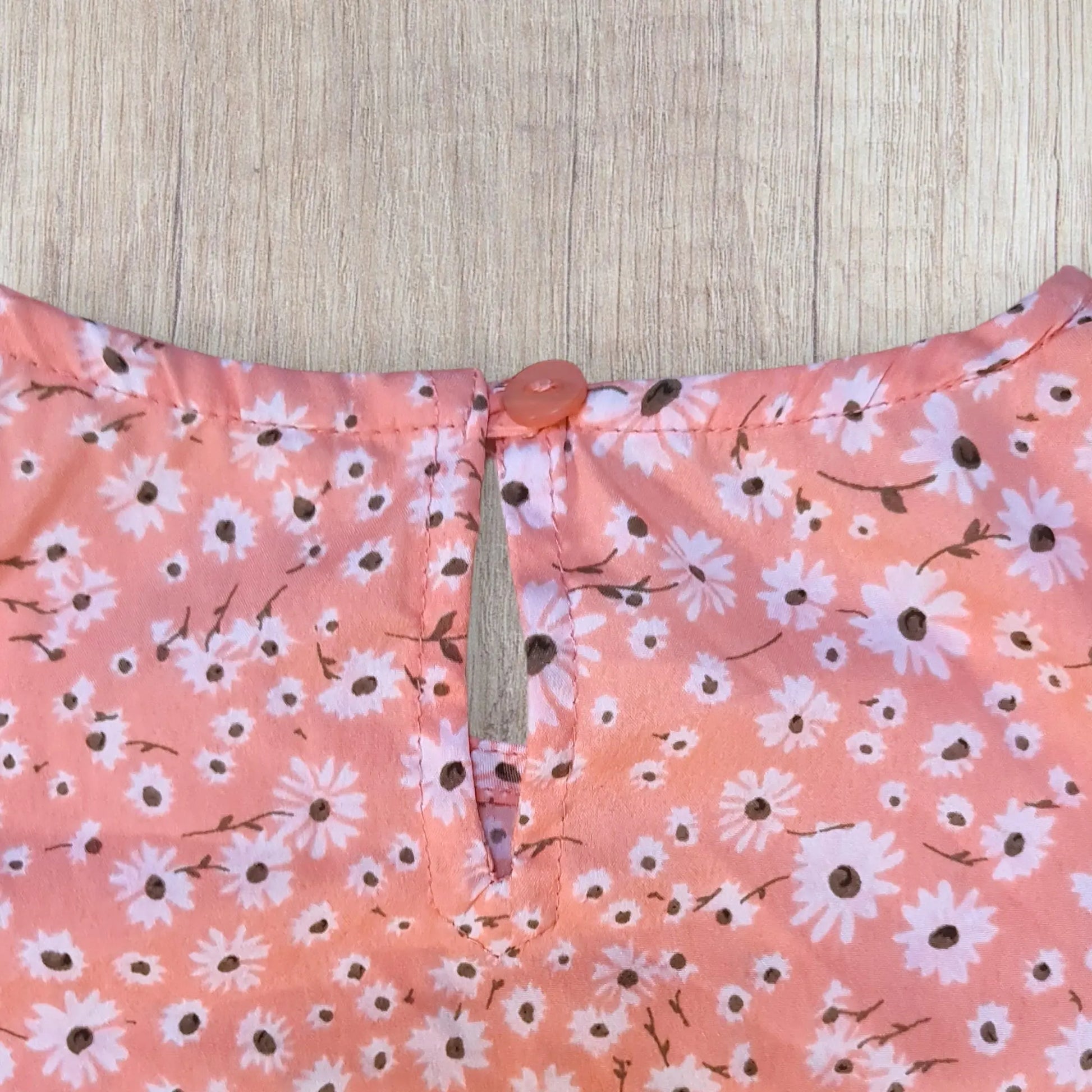 Robe fille 4 ans Districenter rose corail fleurs épaules ajourées