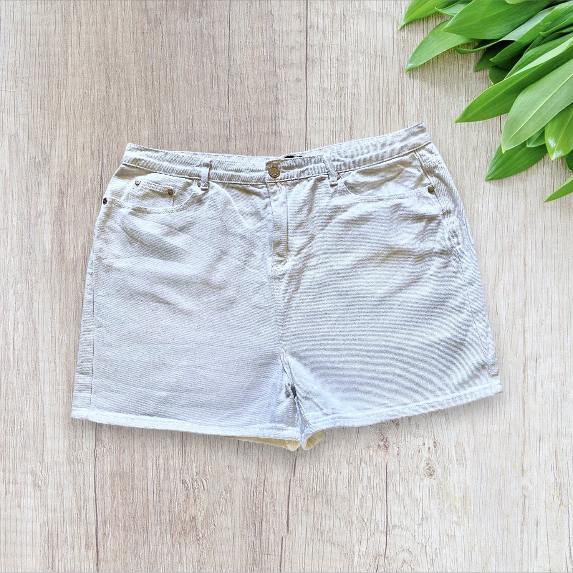 Short en Jean Femme Blanc Taille 48 Boohoo, Détails Métalliques Argentés boohoo