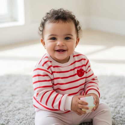 Sweat bébé fille Tape à l’Œil 12 mois marinière rouge avec cerise brodée sur la poitrine.