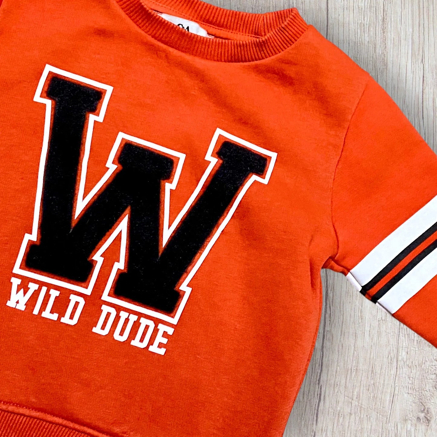 Sweat garçon C&A 4 ans rouge Wild Dude manches à bandes