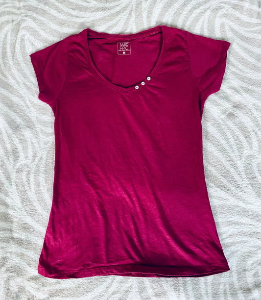 T-shirt Femme Bordeaux Uni avec Détail Bouton - Taille M districenter