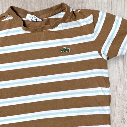 T-shirt Lacoste garçon 5 ans – manches courtes – rayé marron, blanc et bleu ciel. Lacoste
