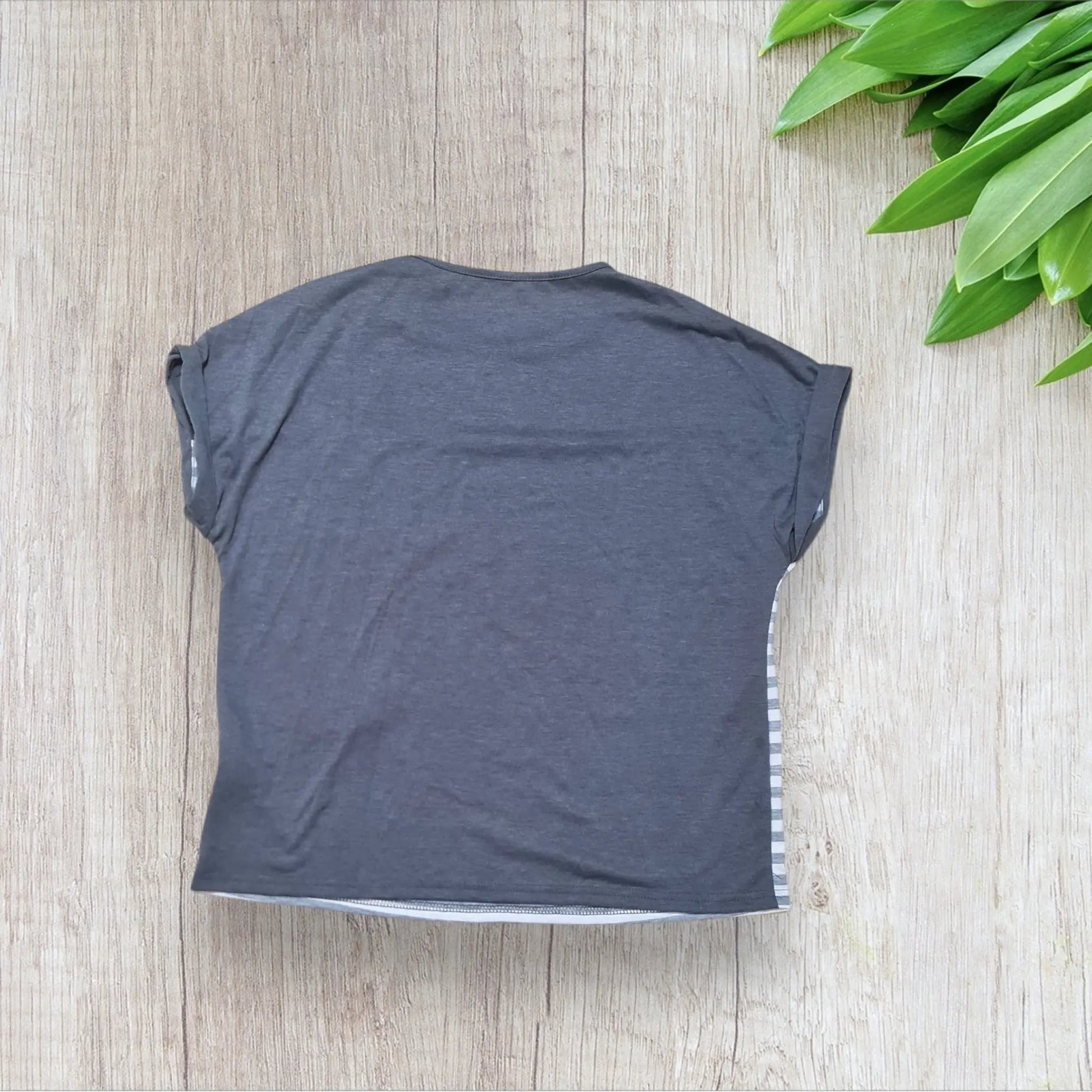 T-shirt femme Shein – Taille M – marinière et gris bleu – poche marron – oversize – neuf