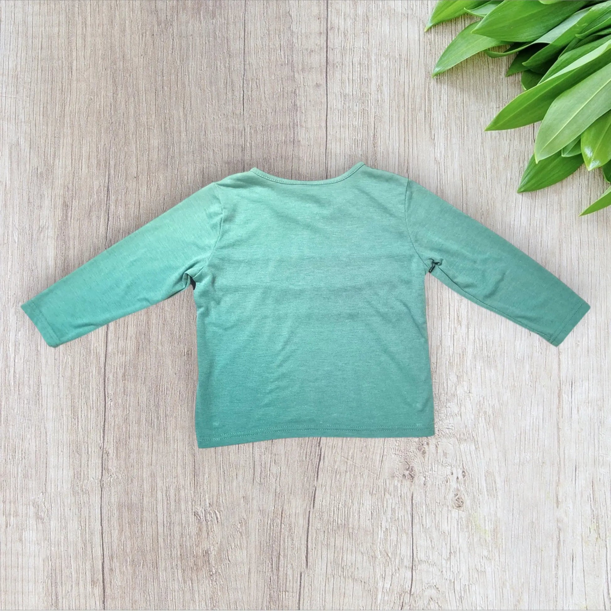 T-shirt garçon Shein 4 ans turquoise rayé avec logo Trex – très bon état