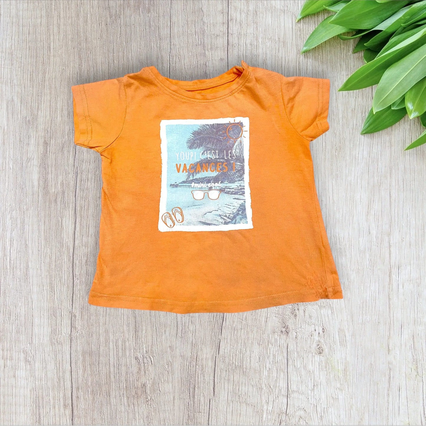 T-shirt orange garçon 3 ans – imprimé rétro plage – très bon état