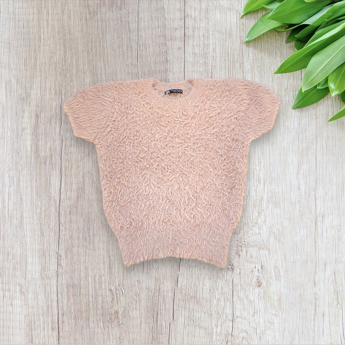 Top femme Zara M taupe en tricot effet poils.