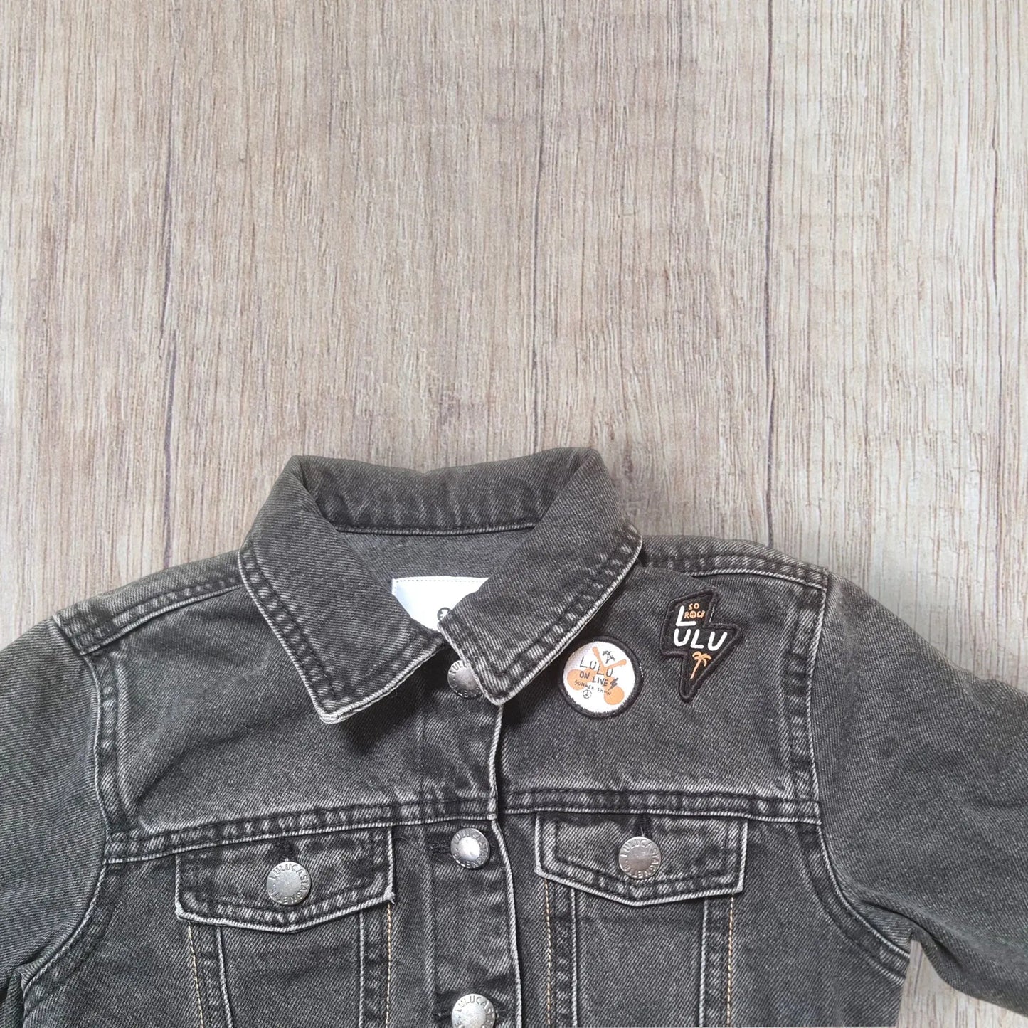 Veste en jean LuluCastagnette garçon 8 ans noire brodée rock’n’roll – très bon état