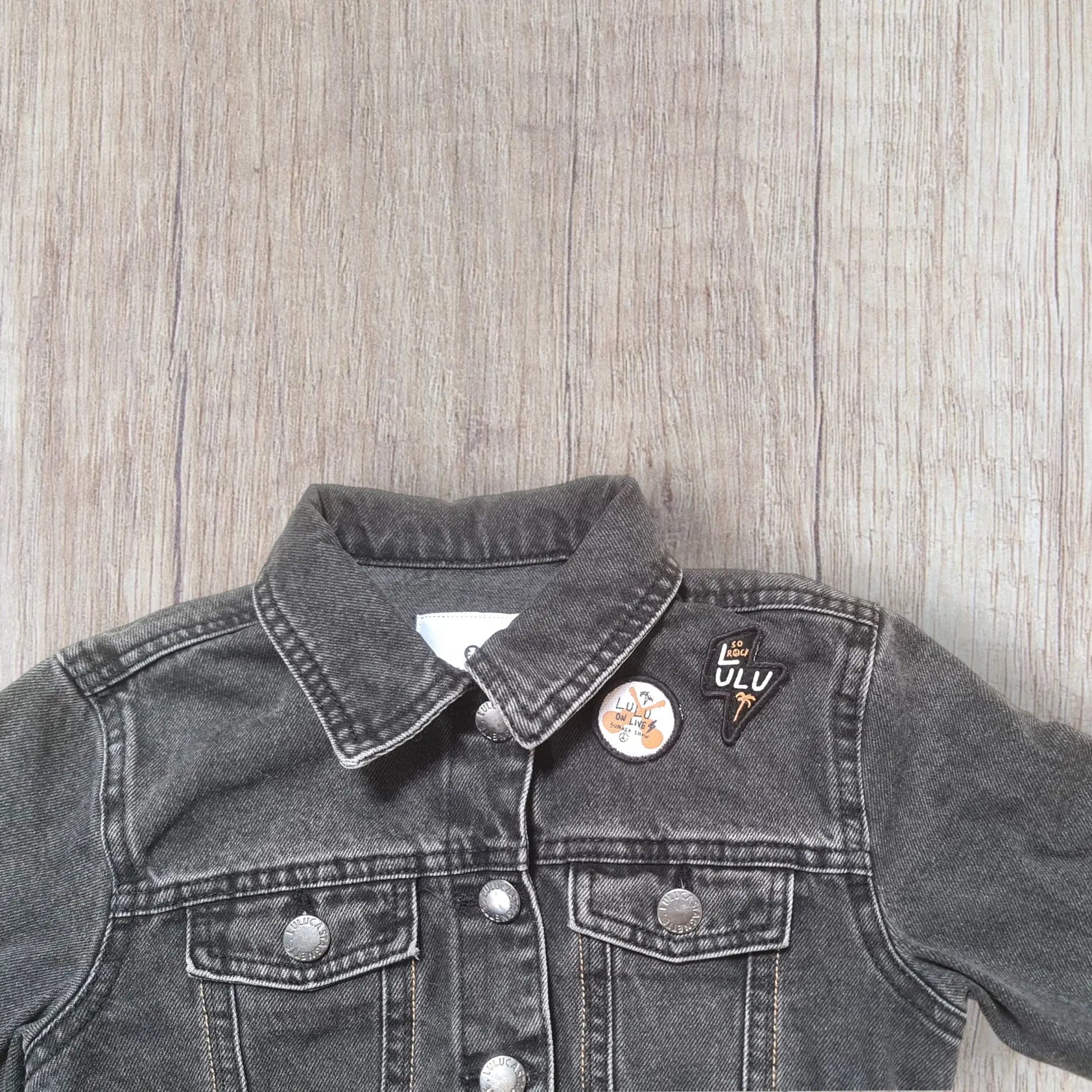 Veste en jean LuluCastagnette garçon 8 ans noire brodée rock’n’roll – très bon état