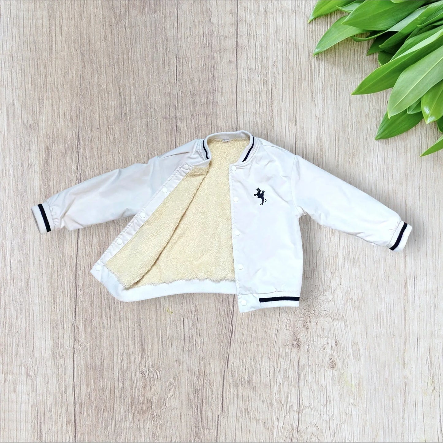 Veste garçon Shein 5 ans style Teddy crème et noir avec intérieur fausse fourrure et logo brodé