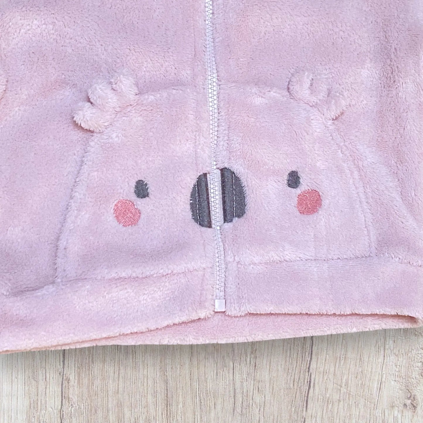 Veste polaire rose bébé fille TEX 12 mois avec motif koala et fermeture zippée.