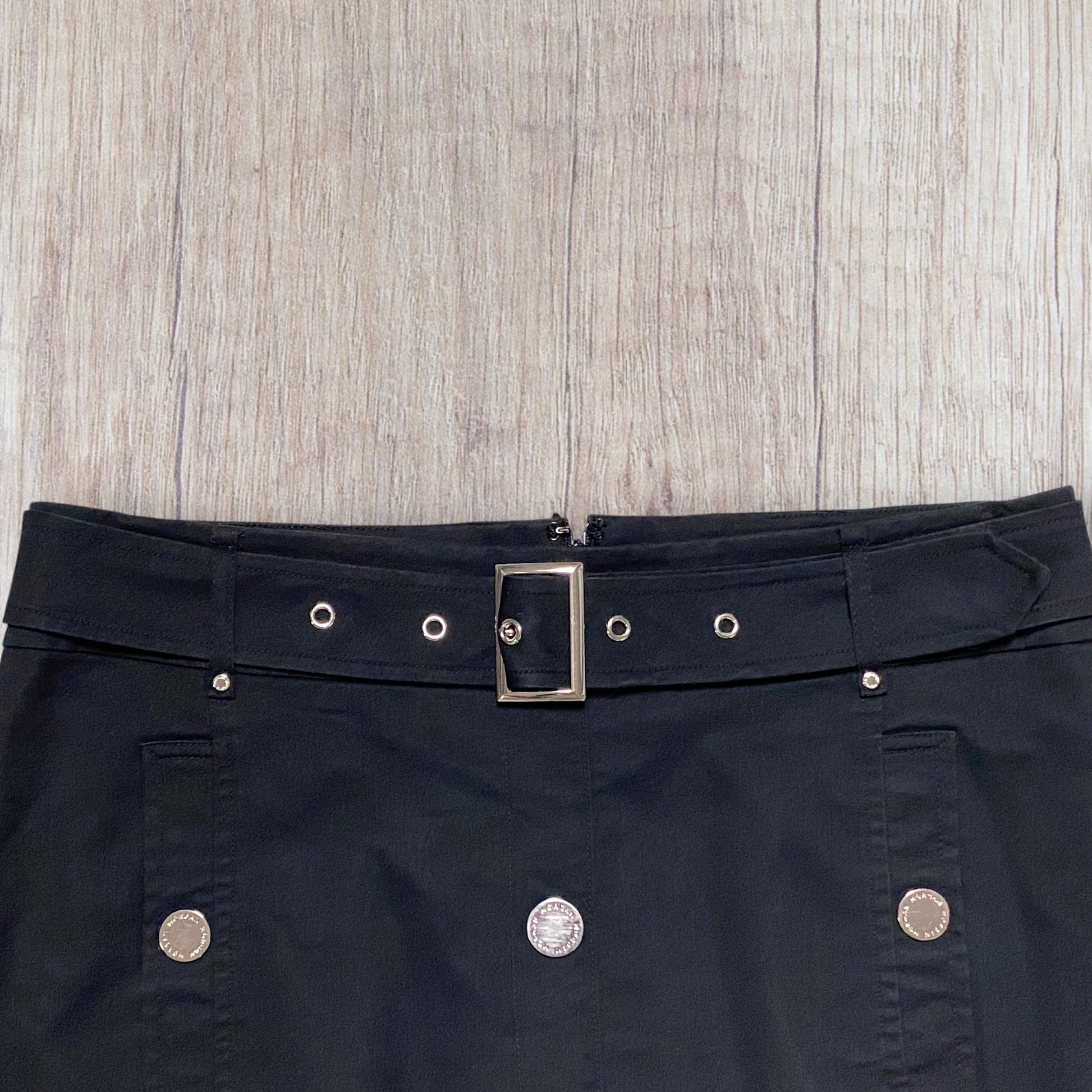 Jupe femme Morgan noire taille 38 avec ceinture métallique et boutons décoratifs.