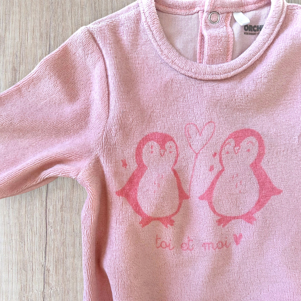 Lot de 3 pyjamas bébé fille Orchestra taille 6 mois, deux roses et un écru, à motifs pingouins, chats et inscription More Love.