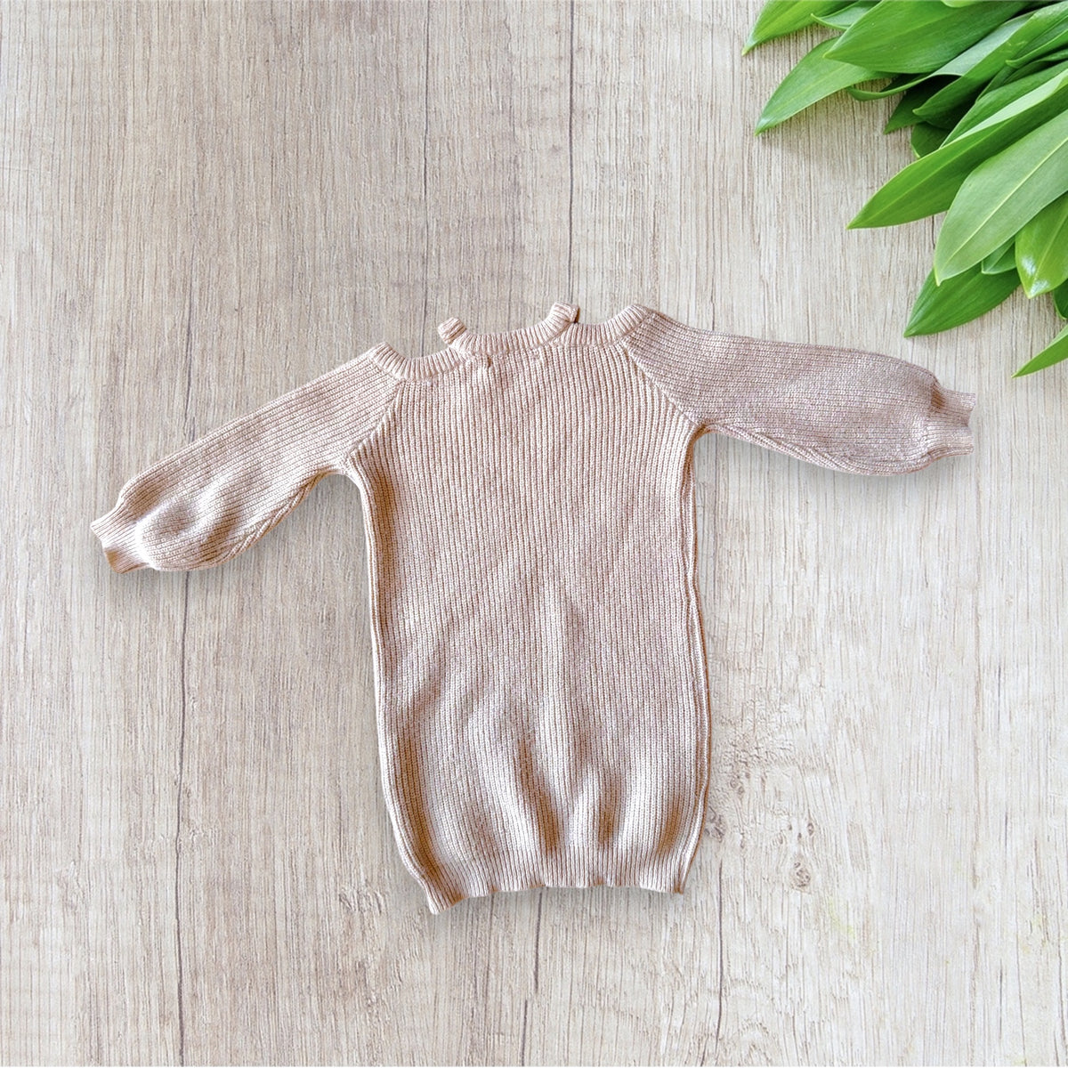 Robe pull fille Shein 6 ans crème en maille côtelée, manches longues et épaules dénudées.